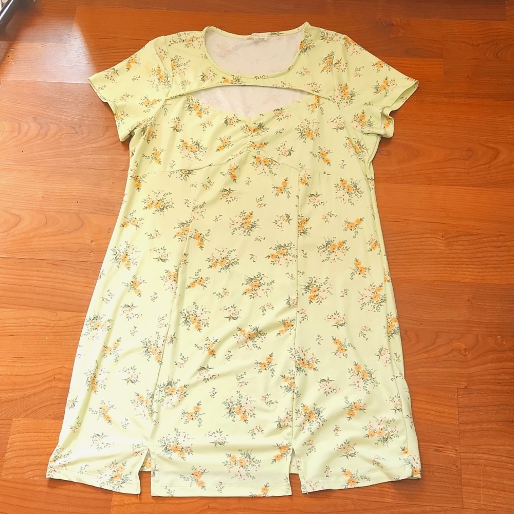 Ultra Flirt Floral Form Fitting Dress